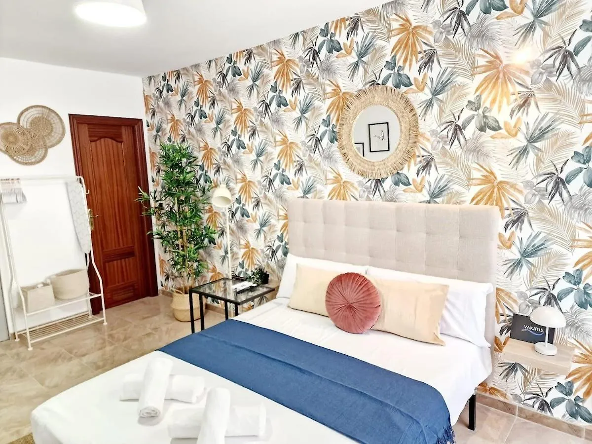 Estudio A 4 Min Andando De La Playa - Benalmadena 0*,  Spain
